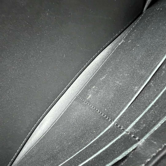 100% Authentic CHANEL Patent Leather Wallet - Picture 9 of 14